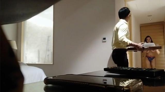 Horny wife Watching Waiter Dare Cock Nude – Viral Sexvideos